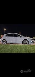 Golf 8 life benzina/metano