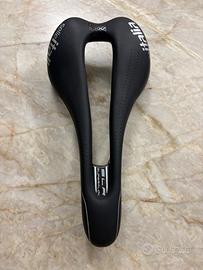 Sella bici da corsa, Selle Italia SLR Superflow