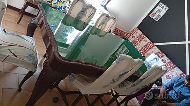 Tavolo da mangiare , comodino con specchio