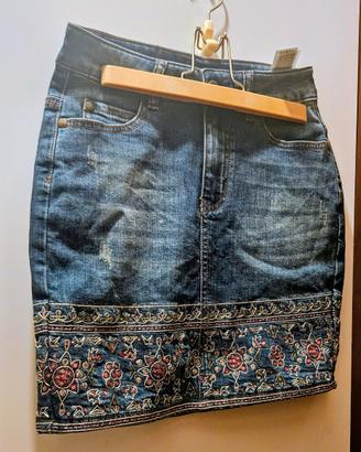 mini gonna elegante desigual.  pratt