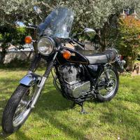 YAMAHA SR400