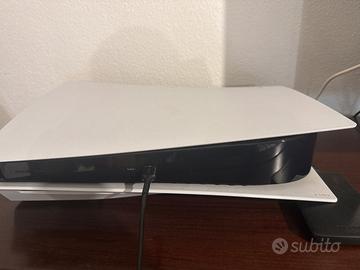 PS5 + joystick + giochi + hardisk 1tb