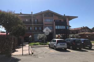 NEGOZIO A MARINO