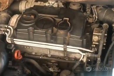Volkswagen Touran per pezzi di ricambio anno 2008 