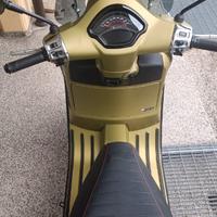Vespa 125 GTS super sport