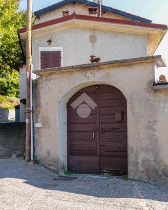 2 LOCALI A GARGNANO
