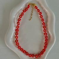 Collana natalizia con perline a fiori