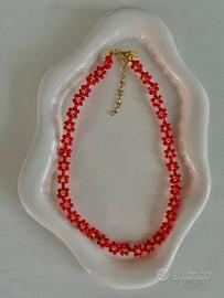Collana natalizia con perline a fiori