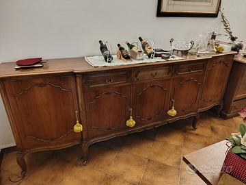 Madia, mobile in noce