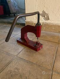 Torchietto per bottoni e ribattini