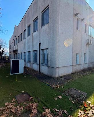Immobile di 363 m² a Cassina de' Pecchi