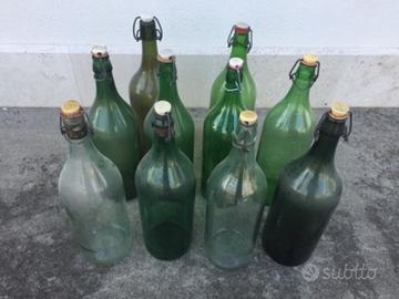 Bottiglie da 2 litri in vetro vecchie