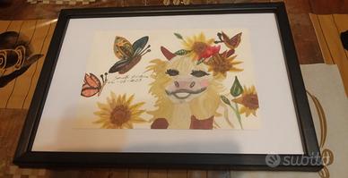 Ritratto di mucca tra girasoli e farfalle