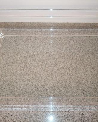 tavolino in plexiglass 