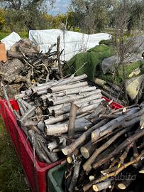 Legna di noce e ulivo