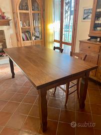 Tavolo in legno di noce massello nuovo