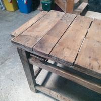 banco in legno antico da lavoro