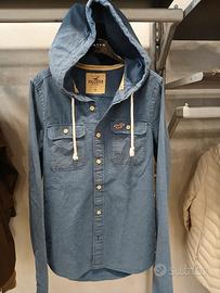 Camicia maschile con cappuccio