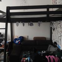 letto a soppalco ikea in legno scuro