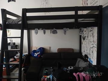 letto a soppalco ikea in legno scuro