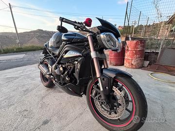 Triumph speed triple 1050