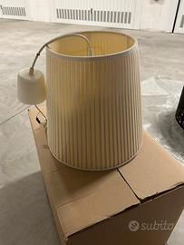 Lampada a sospensione con paralume in tela avana