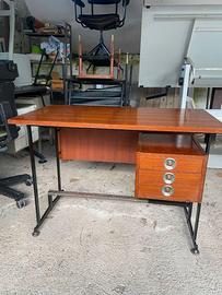 Scrivania vintage anni '60 industrial