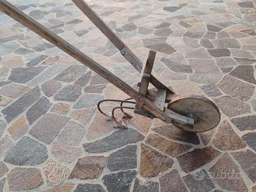 aratro in legno antico