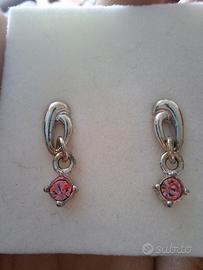 orecchini pendenti con pietra in quarzo rosa