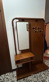 Appendiabiti in legno con specchio