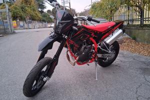 MOTARD SWM SM 125 R** LIQUID COOLED
