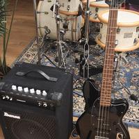 Basso Ibanez + Amplificatore Ibanez + accessori