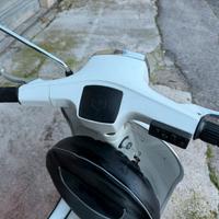 Vespa 50 faro quadrato