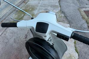 Vespa 50 faro quadrato