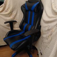 Sedia da gaming blu e nera