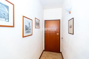 QUADRILOCALE INDIPENDENTE DOPPI SERVIZI CON BOX E