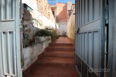 Casa singola 2 livelli terrazza in centro storico
