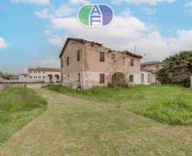 MIRA PORZIONE DI RUSTICO CON TERRENO EDIFICABILE