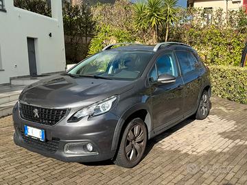 Peugeot 2008 anno 2019 allestimento Signature