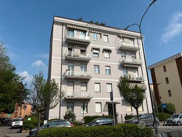 Piacenza - Via Manfredi - 3 CAMERE - STUDENTI