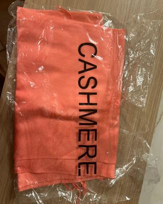 Sciarpa in cashmere color pesca