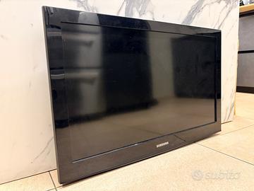 Tv Samsung con wall mount