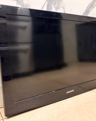Tv Samsung con wall mount