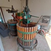  Tre Torchi per Uva di Alta Qualità, Pronti per la