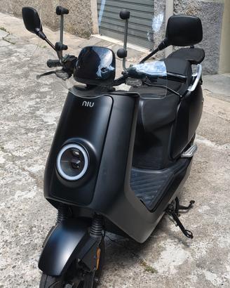 NIIU NQI SPORT ( 50 CC ) FULL OPTIONAL 