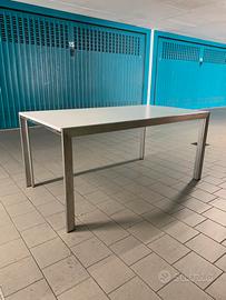 Tavolo in acciaio inox