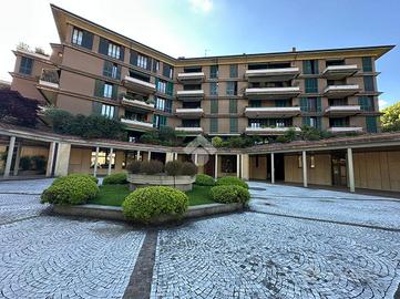 2 LOCALI A MONZA