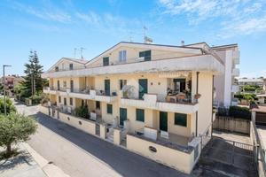 3 LOCALI A ROSETO DEGLI ABRUZZI