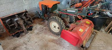 Motocoltivatore con trincia erba