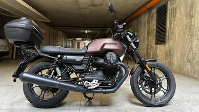 Moto Guzzi V7 iii Stone Night Pack